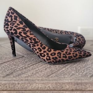 Michael Kors Keke Mid Pump Size8